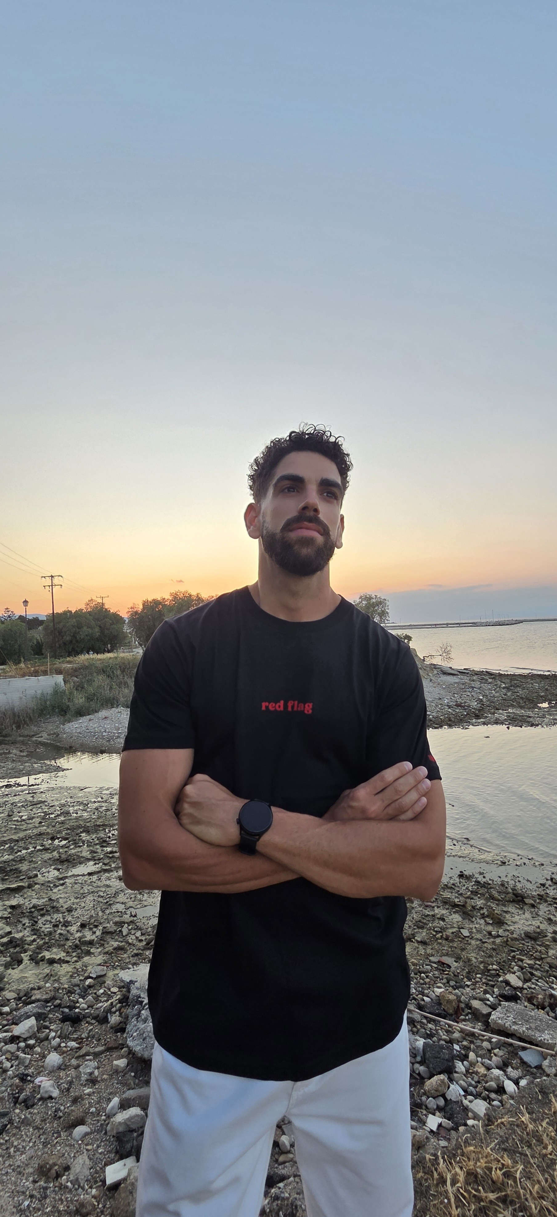 "RED FLAG" T-SHIRT
